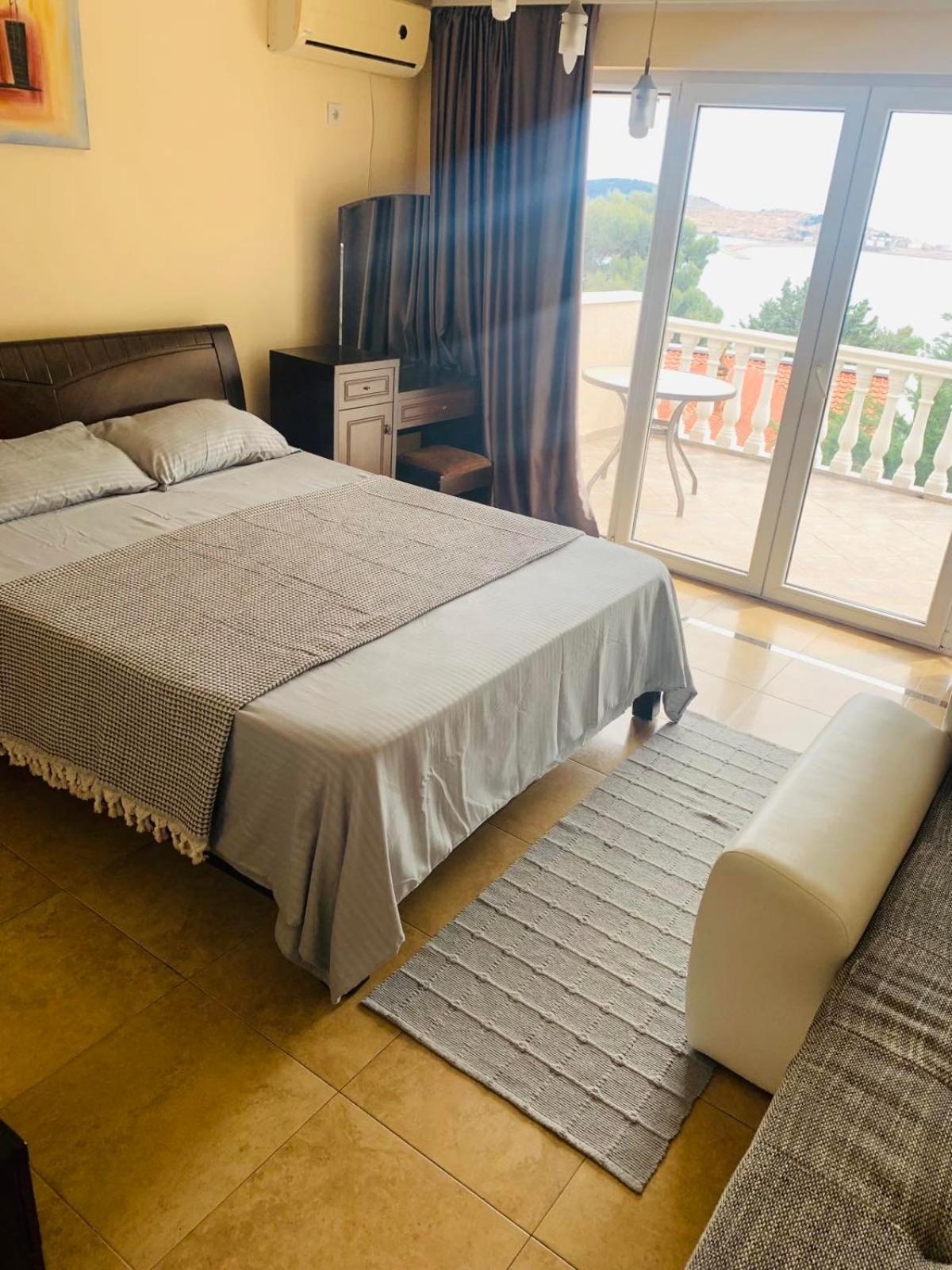 Imperia Apartment บาร์ ภายนอก รูปภาพ