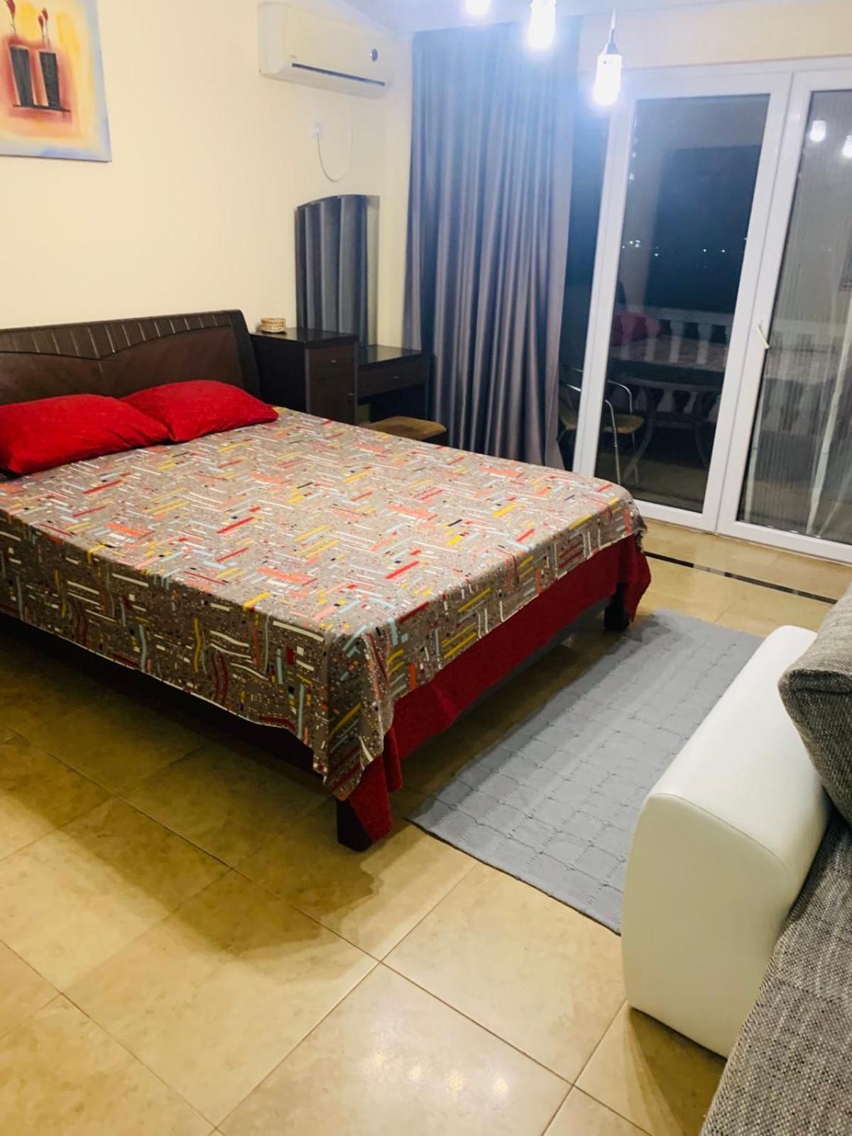 Imperia Apartment บาร์ ภายนอก รูปภาพ